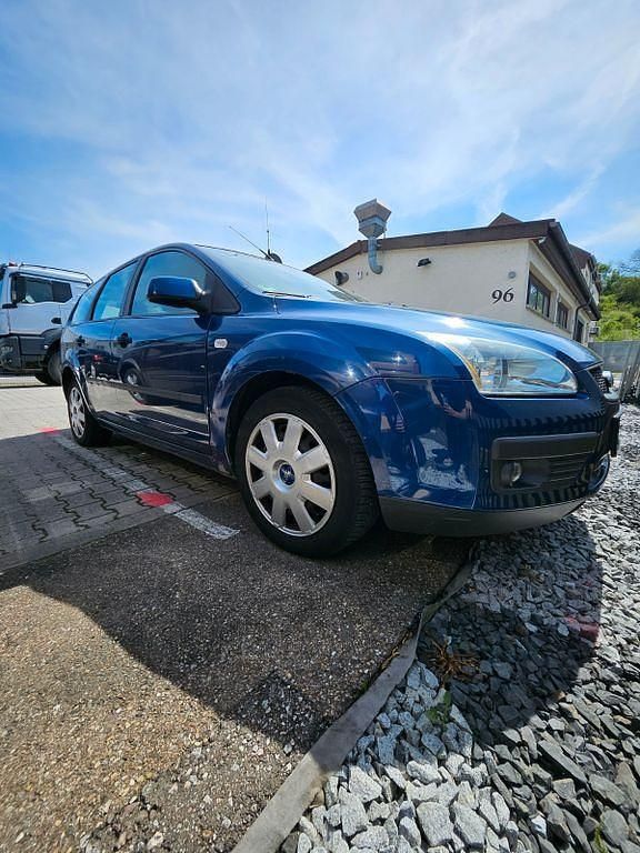 Blau Gebraucht 2007 Ford Focus Style Limousine | 799 € (Superpreis) - Bild 1/4