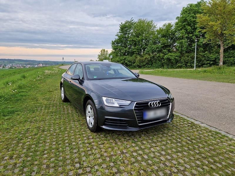 Gebraucht Audi A4 150 PS (110 kW) 2016 Blau Limousine