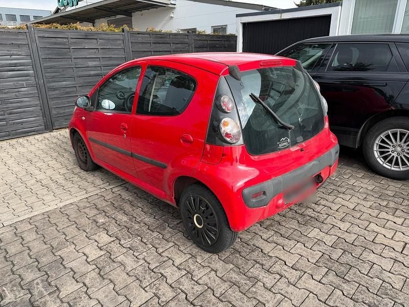 Gebraucht Citroën C1 70 PS (51 kW) 2007 Rot Kleinwagen