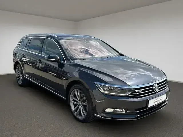Gebraucht VW Passat Highline 190 PS (139 kW) 2019 Grau Kombi