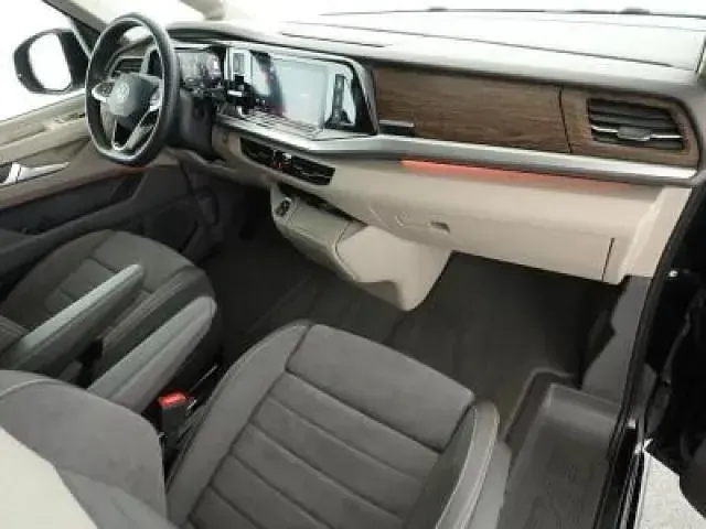 Gebraucht VW Multivan Style 150 PS (110 kW) 2025 Deep black perleffekt Van / Kleinbus
