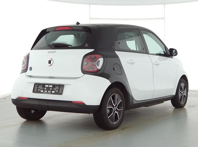 Gebraucht Smart ForFour Electric Drive Passion Exclusive 60 kW (82 PS) 2021 Weiß Limousine