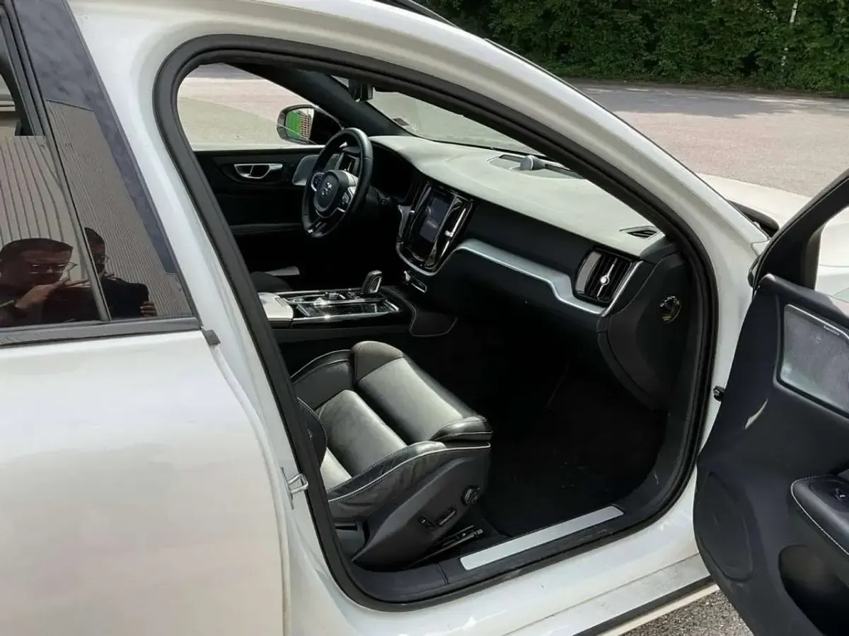Gebraucht Volvo V60 Plus 310 PS (228 kW) 2022 Weiß Kombi