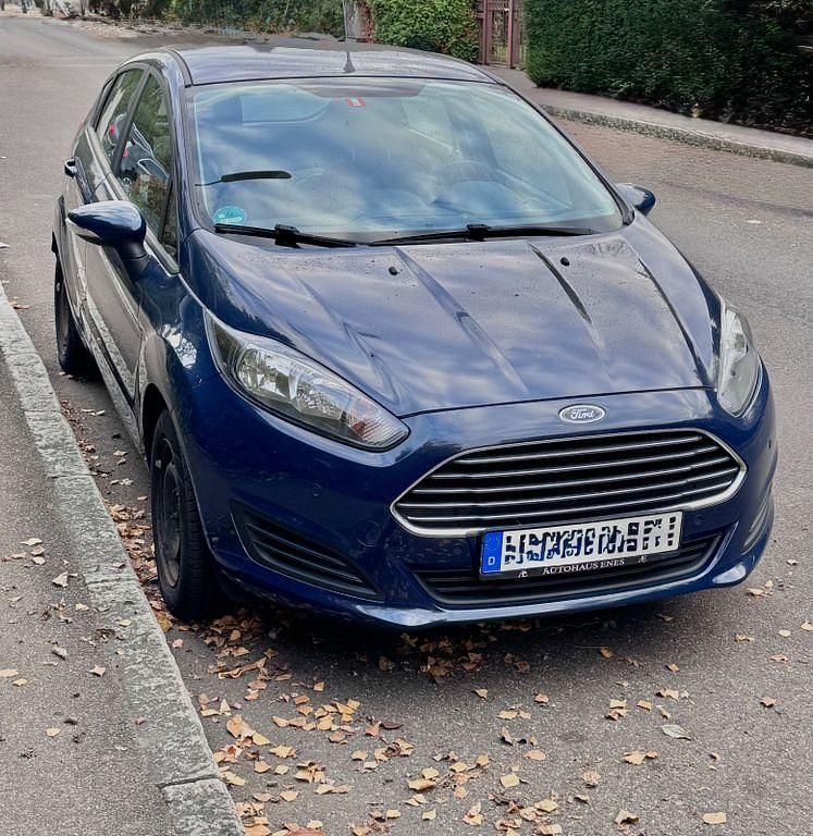 Gebraucht Ford Fiesta SYNC Edition 101 PS (74 kW) 2015 Blau Limousine