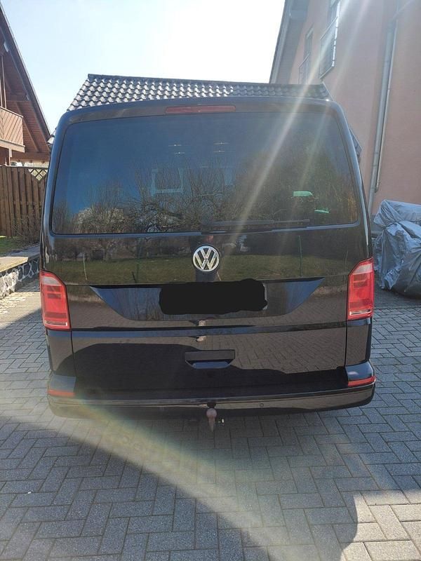 Second-hand VW Multivan 150 CP (110 kW) 2020 Negru Monovolum