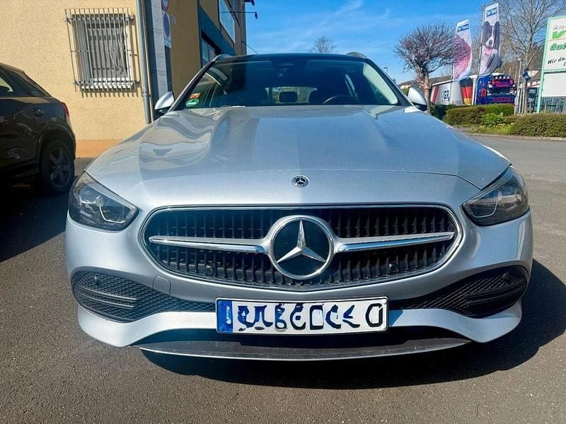 Gebraucht Mercedes C220 200 PS (147 kW) 2022 Silber Limousine