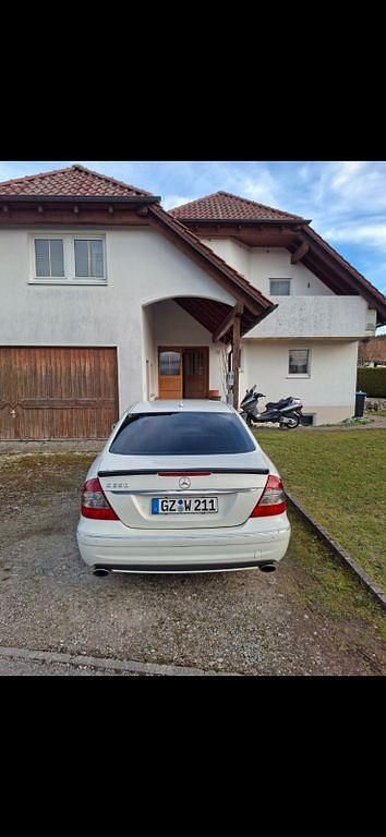 Gebraucht Mercedes E350 Avantgarde 272 PS (200 kW) 2008 Weiß Limousine