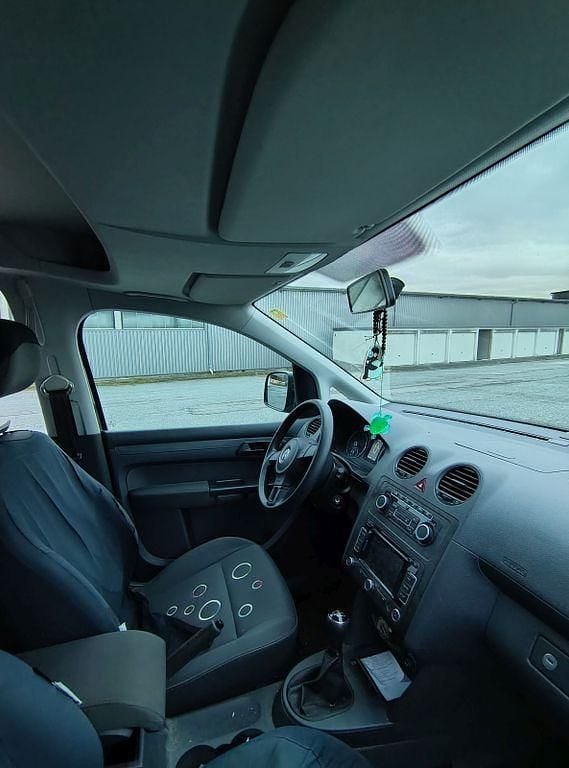 Gebraucht VW Caddy Maxi 109 PS (80 kW) 2012 Violet Van / Kleinbus