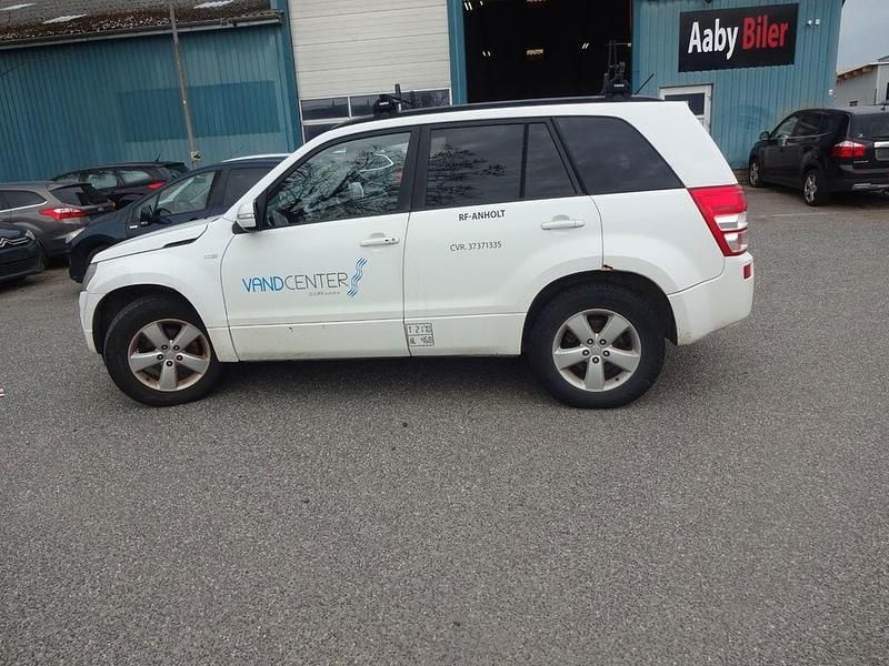Gebraucht Suzuki Grand Vitara 129 PS (94 kW) 2012 Weiß SUV