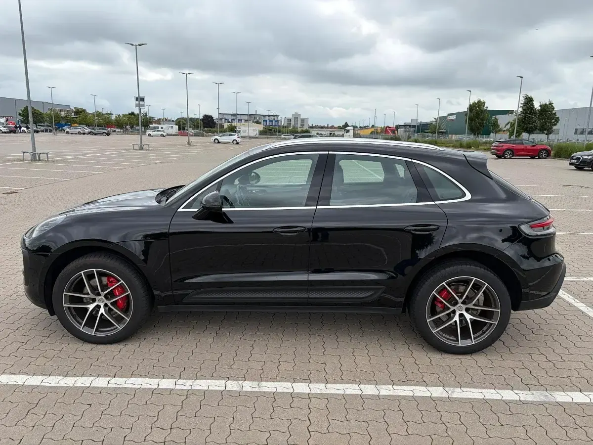 Gebraucht Porsche Macan 381 PS (280 kW) 2024 Schwarz SUV
