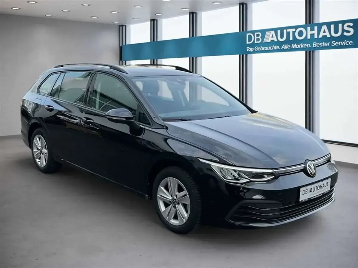 Gebraucht VW Golf VIII Life 110 PS (80 kW) 2024 Schwarz Kombi