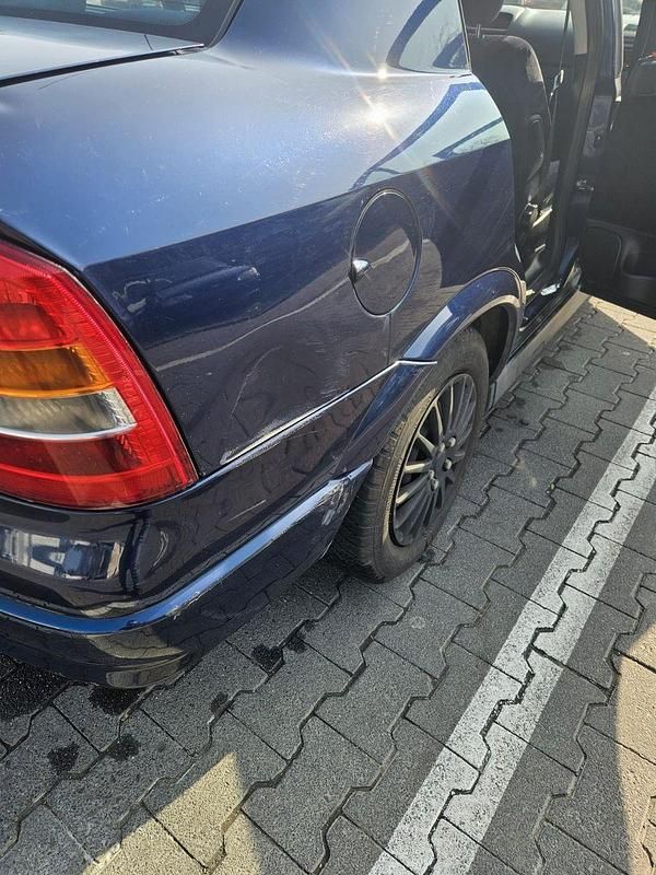 Gebraucht Opel Astra Elegance 101 PS (74 kW) 1999 Blau Limousine