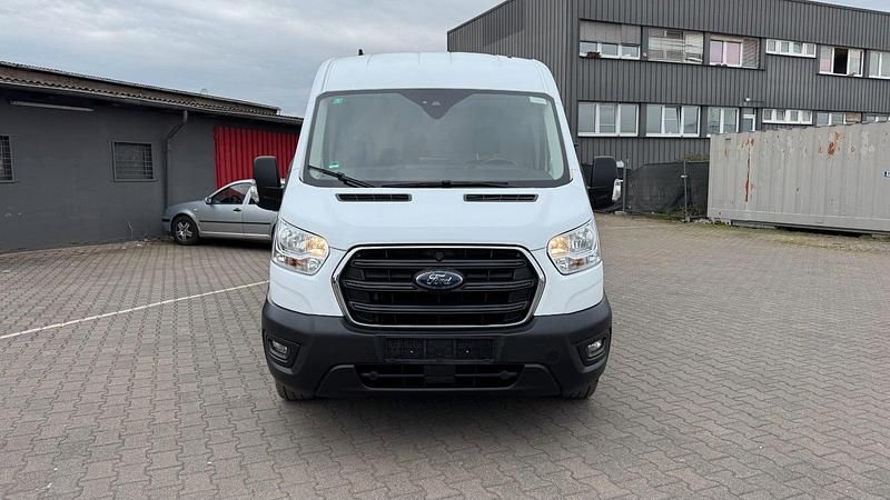 Gebraucht Ford Transit 131 PS (96 kW) 2022 Weiß Van / Kleinbus