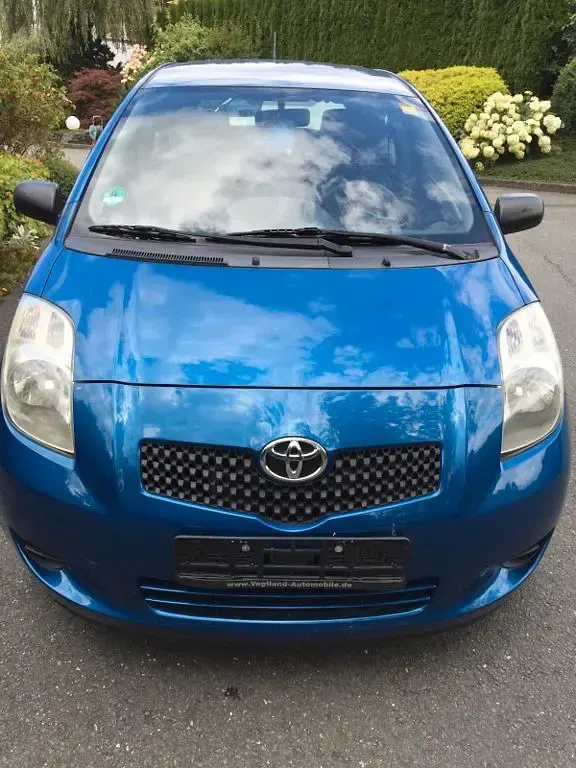 Gebraucht Toyota Yaris Cool 69 PS (50 kW) 2006 Blau Kleinwagen