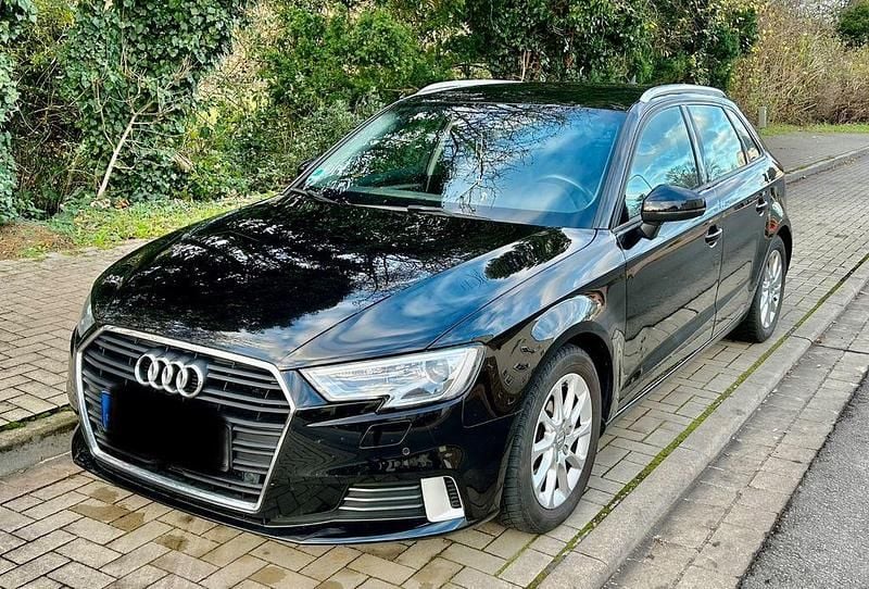 Schwarz Gebraucht 2017 Audi A3 Sportback Sport Limousine | 13.590 € (Guter Preis) - Bild 1/4
