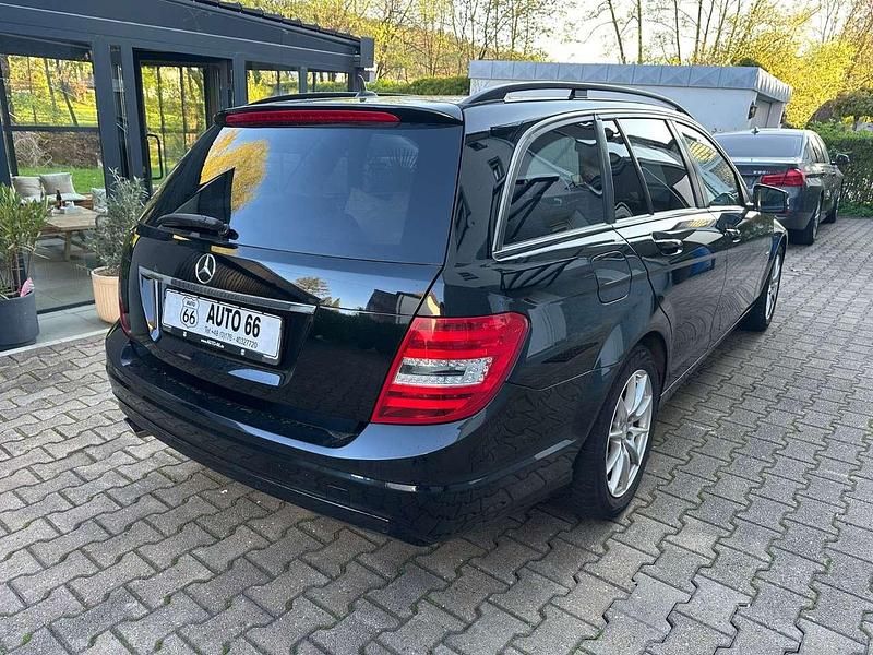 Gebraucht Mercedes C250 204 PS (150 kW) 2012 Schwarz Kombi