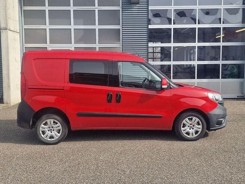 Gebraucht Fiat Doblò 90 PS (66 kW) 2015 Rosso speed/corsa Van / Kleinbus