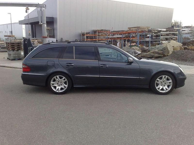 Gebraucht Mercedes E350 Avantgarde 292 PS (214 kW) 2009 Grau Kombi