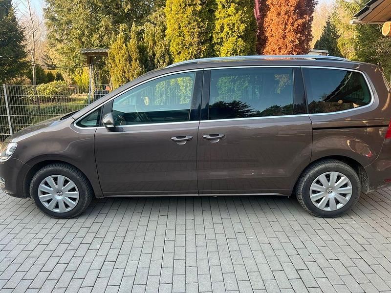 Gebraucht VW Sharan Highline 140 PS (102 kW) 2011 Braun Van / Kleinbus