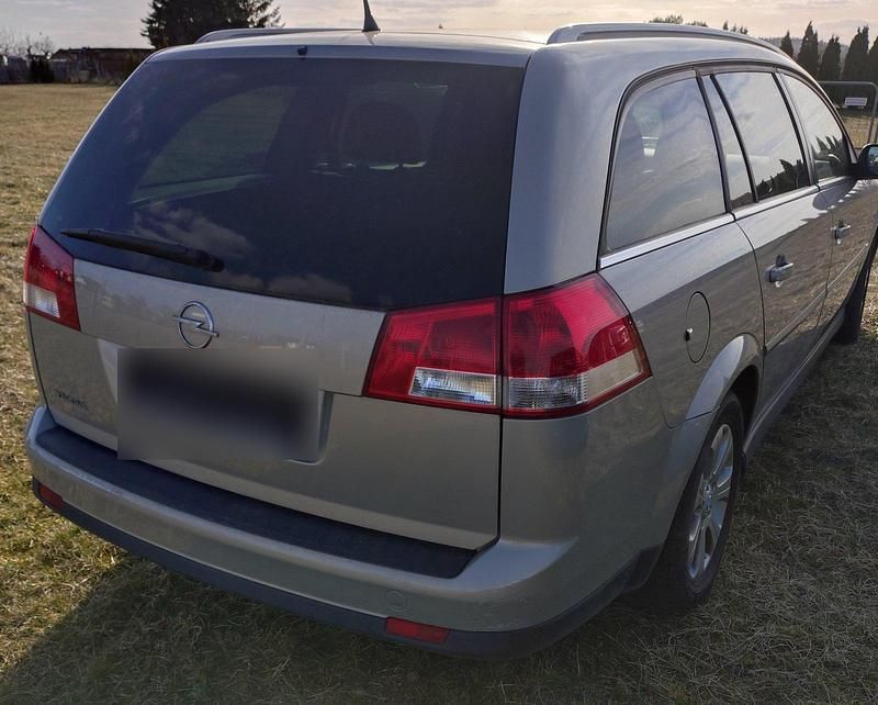 Gebraucht Opel Vectra 140 PS (102 kW) 2008 Silber Kombi