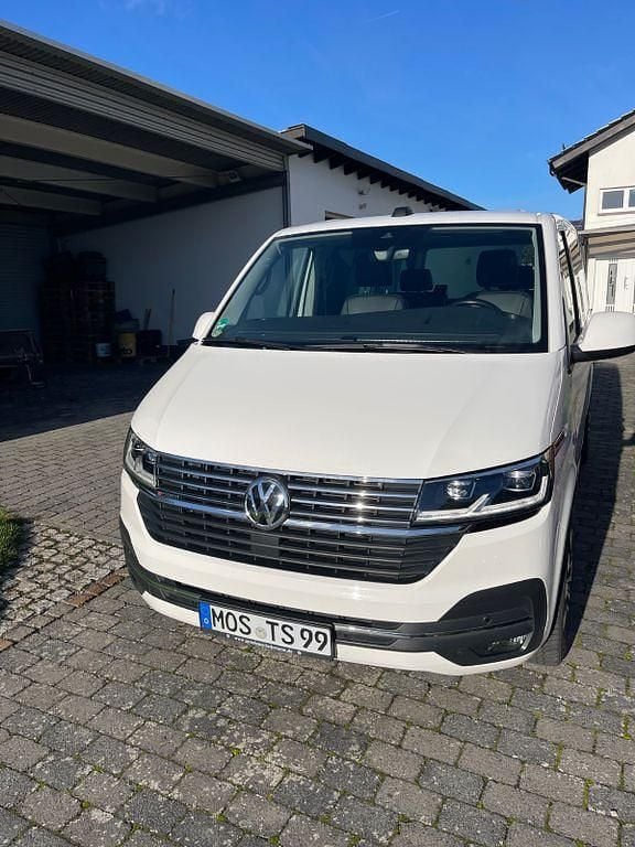 Second-hand VW Multivan Generation Six 199 CP (146 kW) 2020 Alb Monovolum