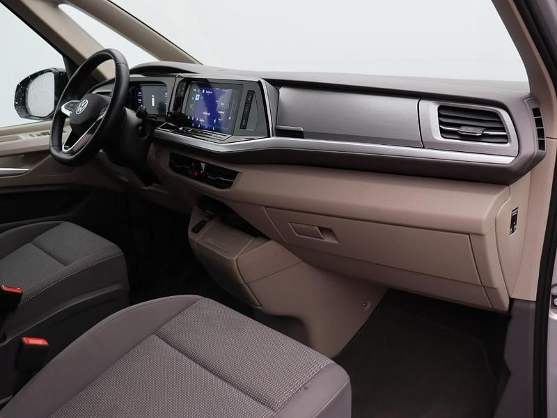 Gebraucht VW Multivan Life 150 PS (110 kW) 2025 Reflexsilber metallic Van