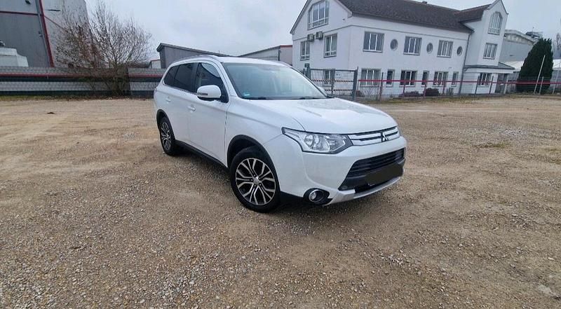 Gebraucht Mitsubishi Outlander 150 PS (110 kW) 2015 Weiß SUV