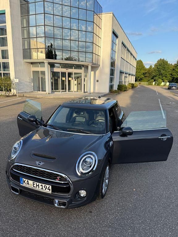 Grau Gebraucht 2019 Mini Cooper S Chili Kleinwagen | 16.000 € (Fairer Preis) - Bild 1/4