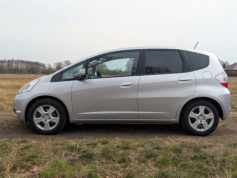 Gebraucht Honda Jazz Elegance 99 PS (72 kW) 2010 Silber Kleinwagen