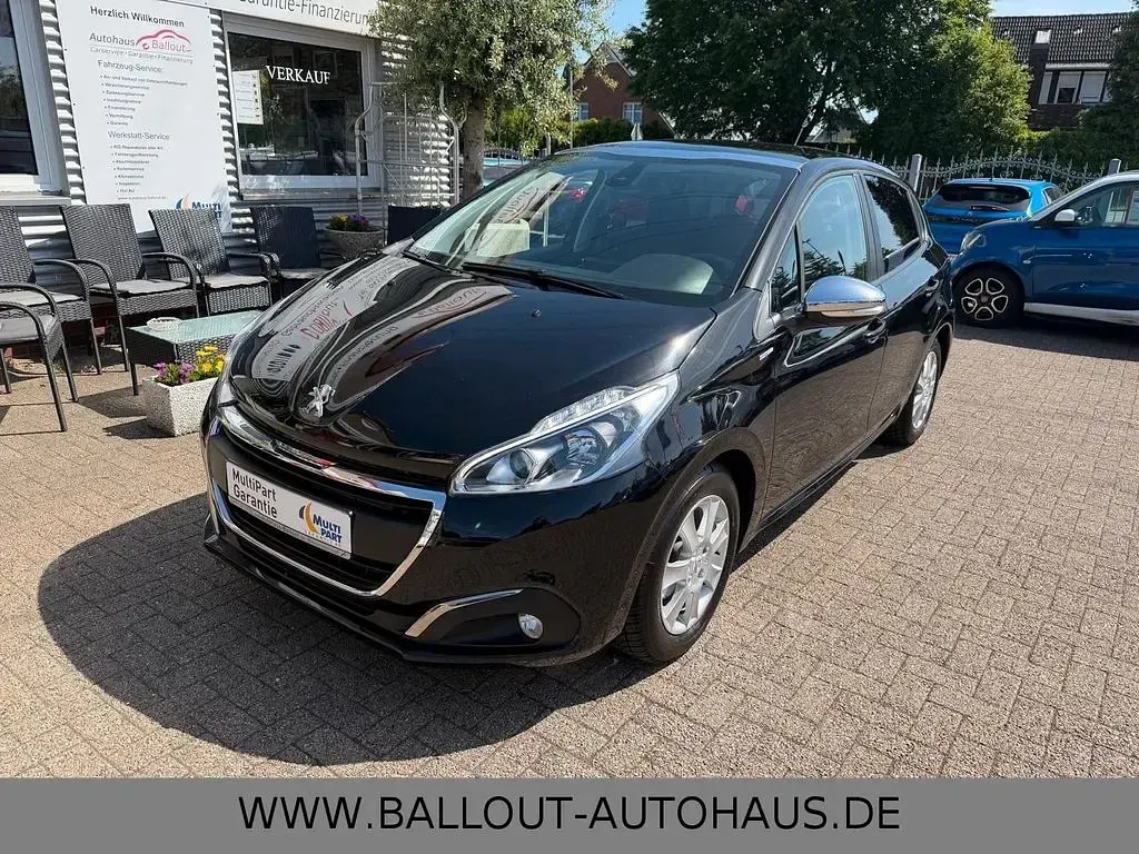 Gebraucht Peugeot 208 Style 82 PS (60 kW) 2018 Schwarz Kleinwagen