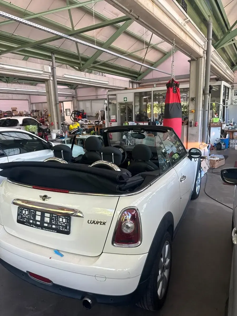 Gebraucht Mini Cooper Cabriolet 120 PS (88 kW) 2009 Weiß Cabrio