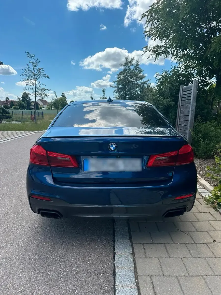 Gebraucht BMW M550 462 PS (339 kW) 2017 Blau Limousine