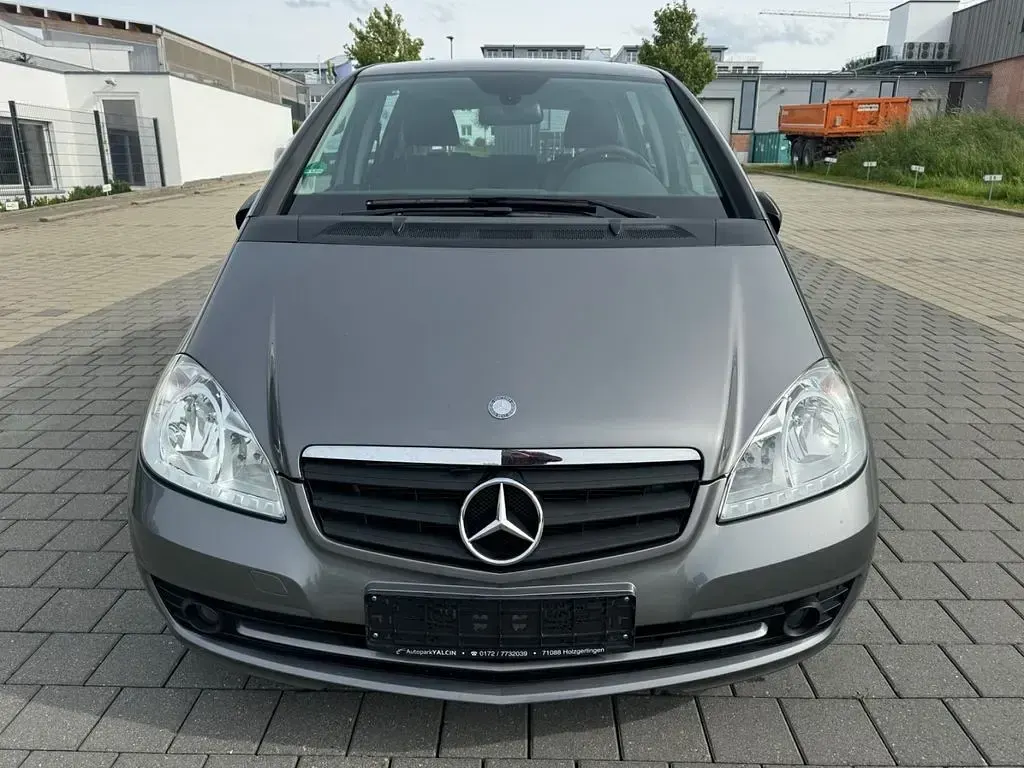 Gebraucht Mercedes A180 116 PS (85 kW) 2011 Grau Kleinwagen