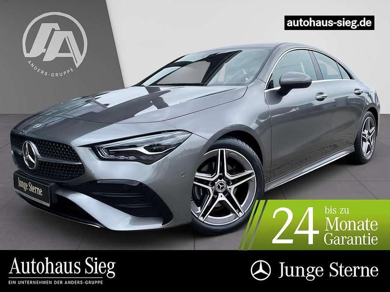 Mountaingrau Gebraucht 2024 Mercedes CLA180 AMG Limousine | 30.494 € (Guter Preis) - Bild 1/2