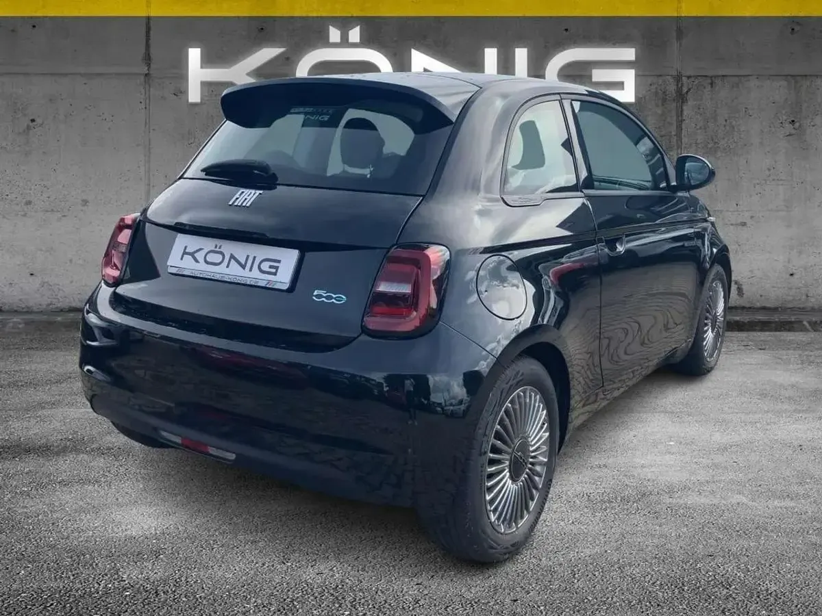 Gebraucht Fiat 500e 86 kW (118 PS) 2023 Schwarz Kleinwagen