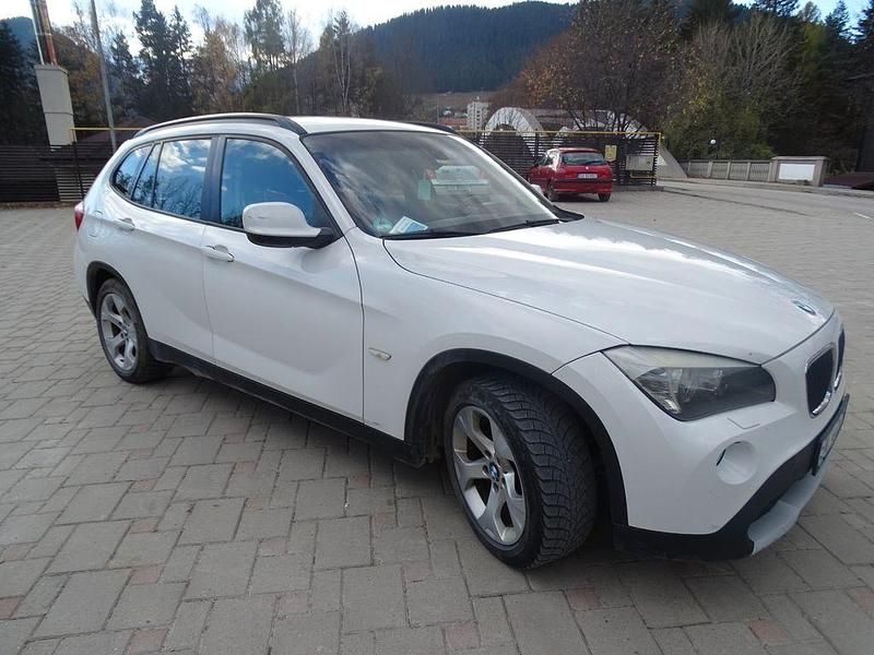 Weiß Gebraucht 2009 BMW X1 SUV | 4.800 € - Bild 1/4