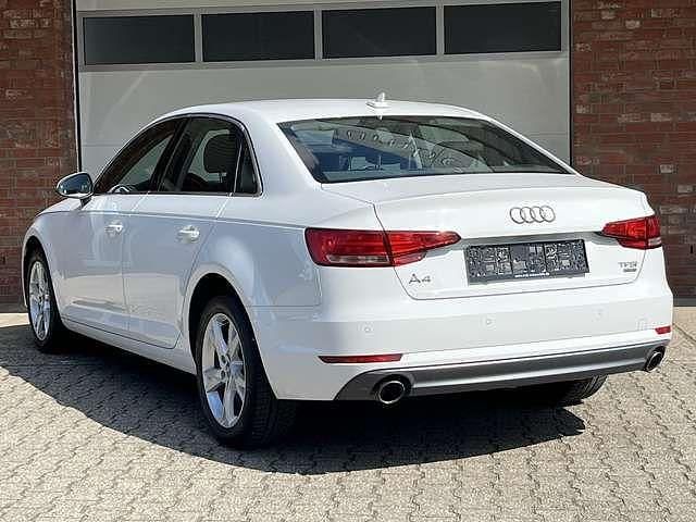Gebraucht Audi A4 Sport 190 PS (139 kW) 2018 Weiß Limousine