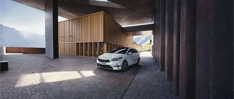 Weiß Neu 2025 Kia Ceed Sportswagon Vision Kombi | 22.353 € (Fairer Preis) - Bild 1/1