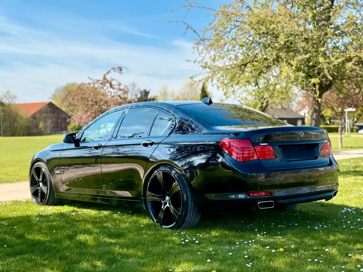 Gebraucht BMW 730 245 PS (180 kW) 2008 Schwarz Limousine