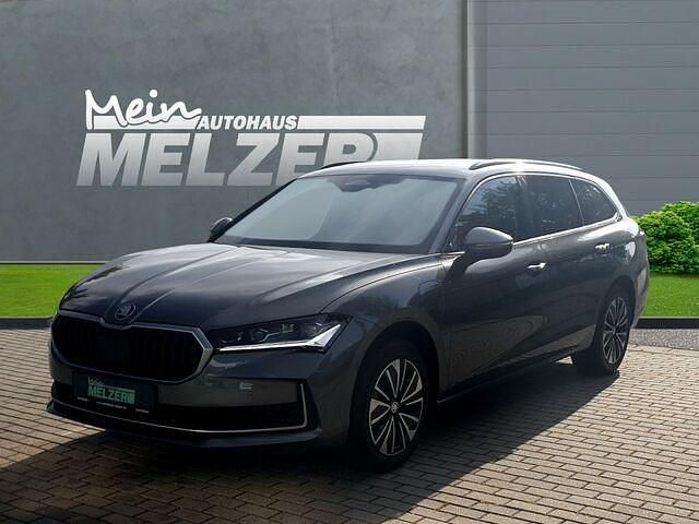 Grau Gebraucht 2024 Skoda Superb Selection Kombi | 54.580 € - Bild 1/2