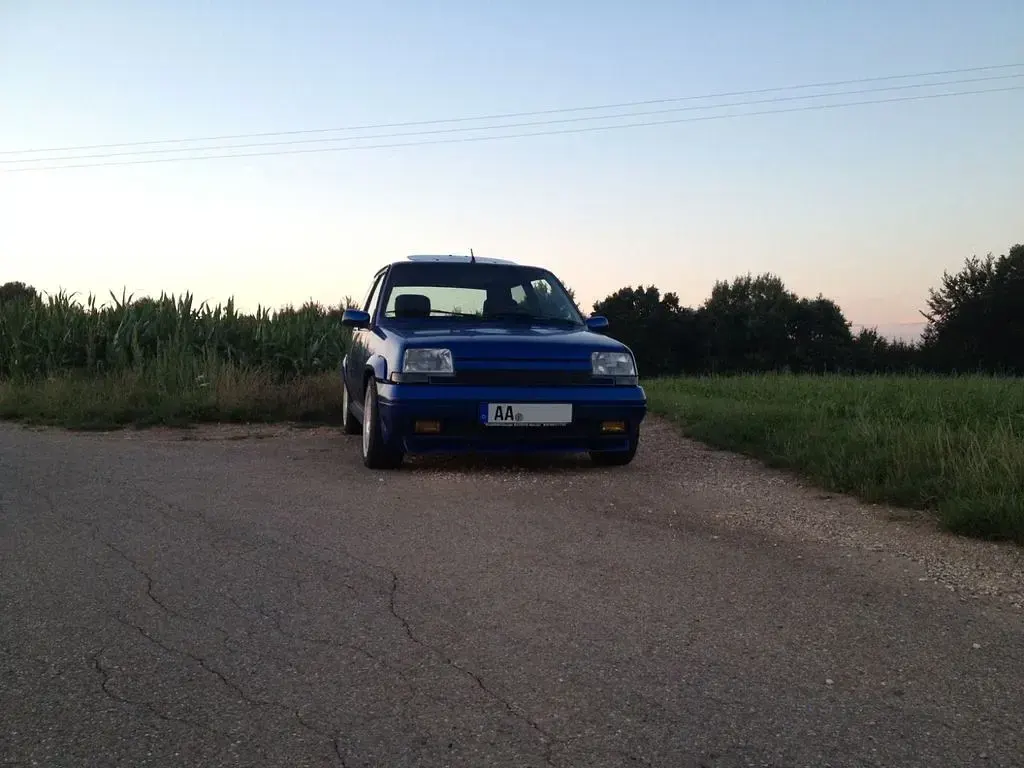 Używany Renault R5 120 KM (88 kW) 1988 Niebieski Hatchback