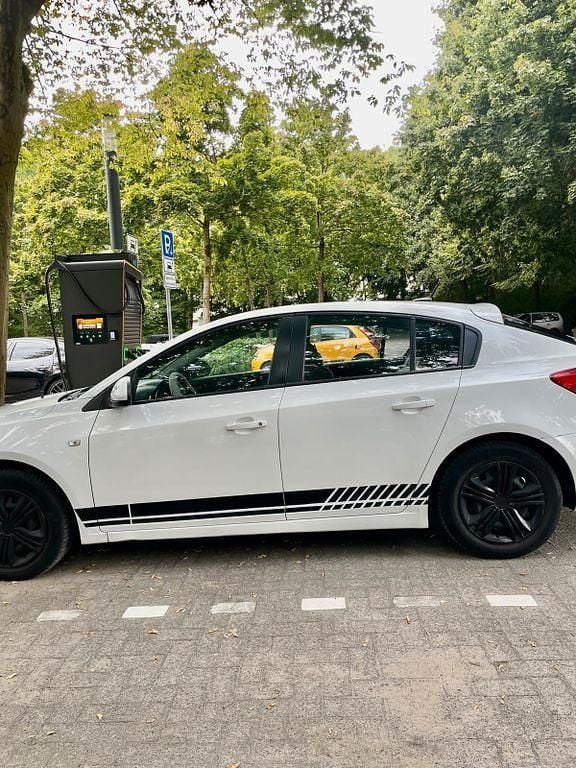 Weiß Gebraucht 2012 Chevrolet Cruze LTZ Limousine | 3.000 € (Guter Preis) - Bild 1/4