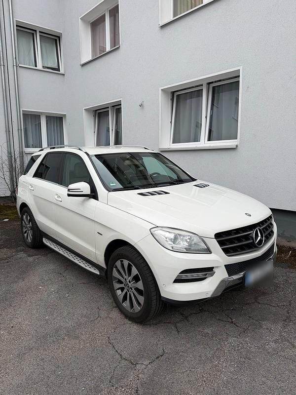 Gebraucht Mercedes ML350 258 PS (189 kW) 2012 Weiß SUV