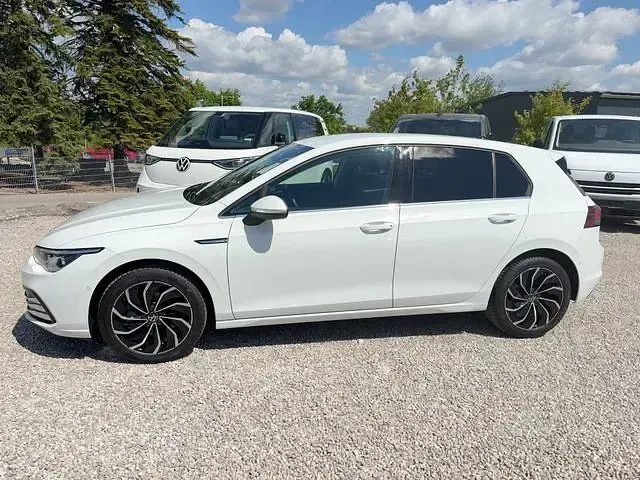 Gebraucht VW Golf VIII Style 190 PS (139 kW) 2023 Pure white Limousine