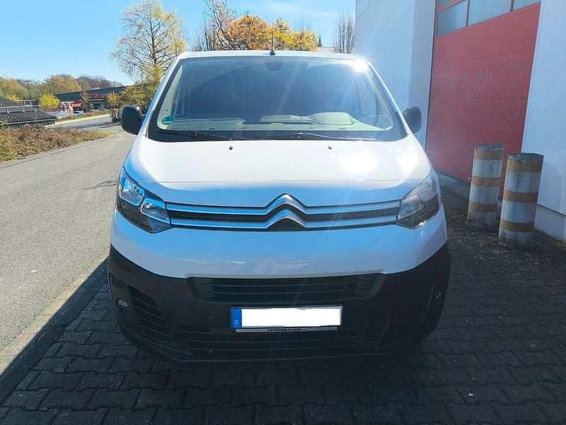 Gebraucht Citroën Jumpy 145 PS (106 kW) 2022 Weiß Van / Kleinbus