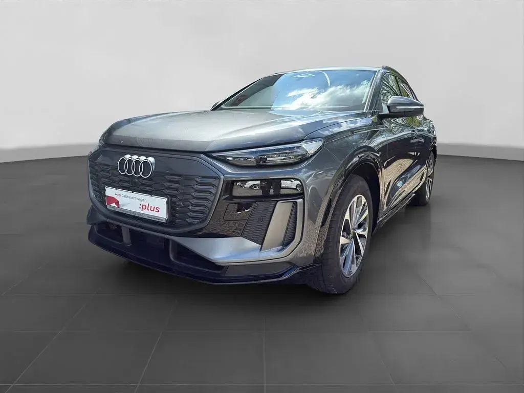 Gebraucht Audi Q6 e-tron S-Line 185 kW (252 PS) 2025 Grau SUV