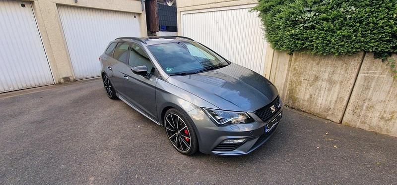 Grau Gebraucht 2019 Cupra Leon Kombi | 25.999 € (Etwas zu teuer) - Bild 1/4