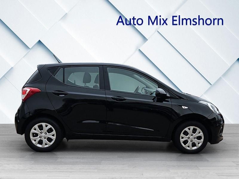 Gebraucht Hyundai i10 Trend 67 PS (49 kW) 2016 Schwarz Kleinwagen