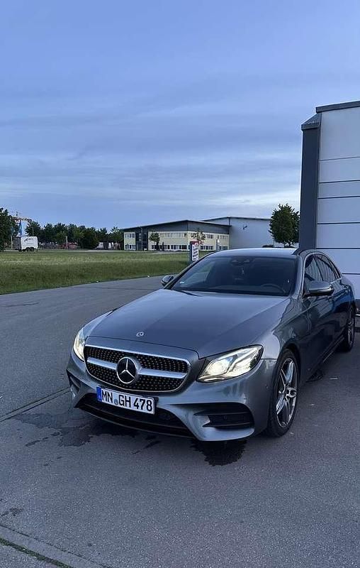 Gebraucht Mercedes E220 AMG line 194 PS (142 kW) 2017 Limousine