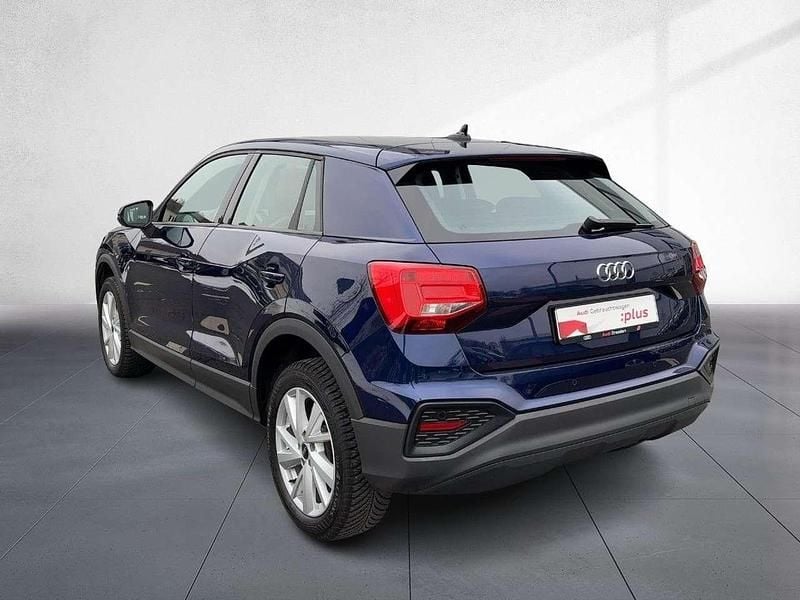 Gebraucht Audi Q2 Ambiente 150 PS (110 kW) 2022 Navarrablau metallic SUV
